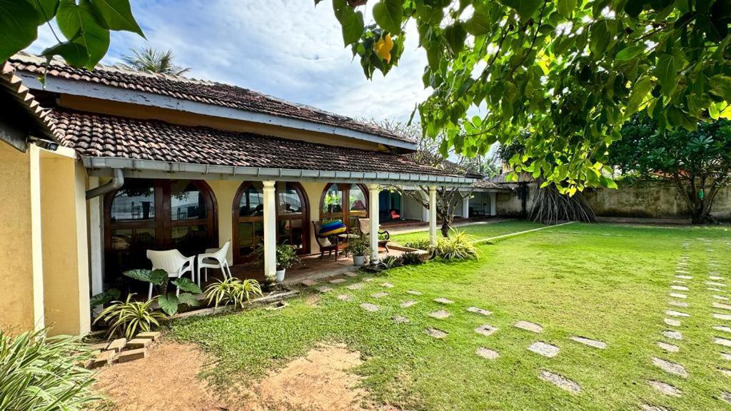 Isle Of Thalpe Bed and Breakfast Unawatuna Εξωτερικό φωτογραφία